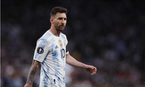 富豪与普通人选车逻辑大不同：电车油车，谁才是你的“最优解”？